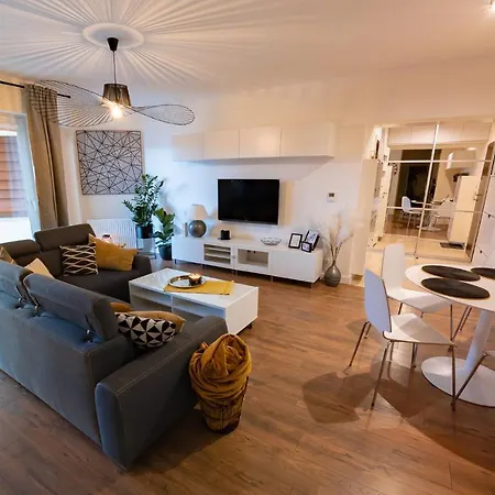 Ciekawe Miejsce B * קולובז'ג